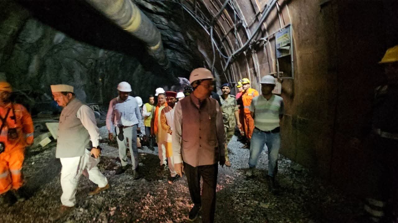 सीएम धामी ने चमोली में हादसे वाली टनल का लिया जायजा