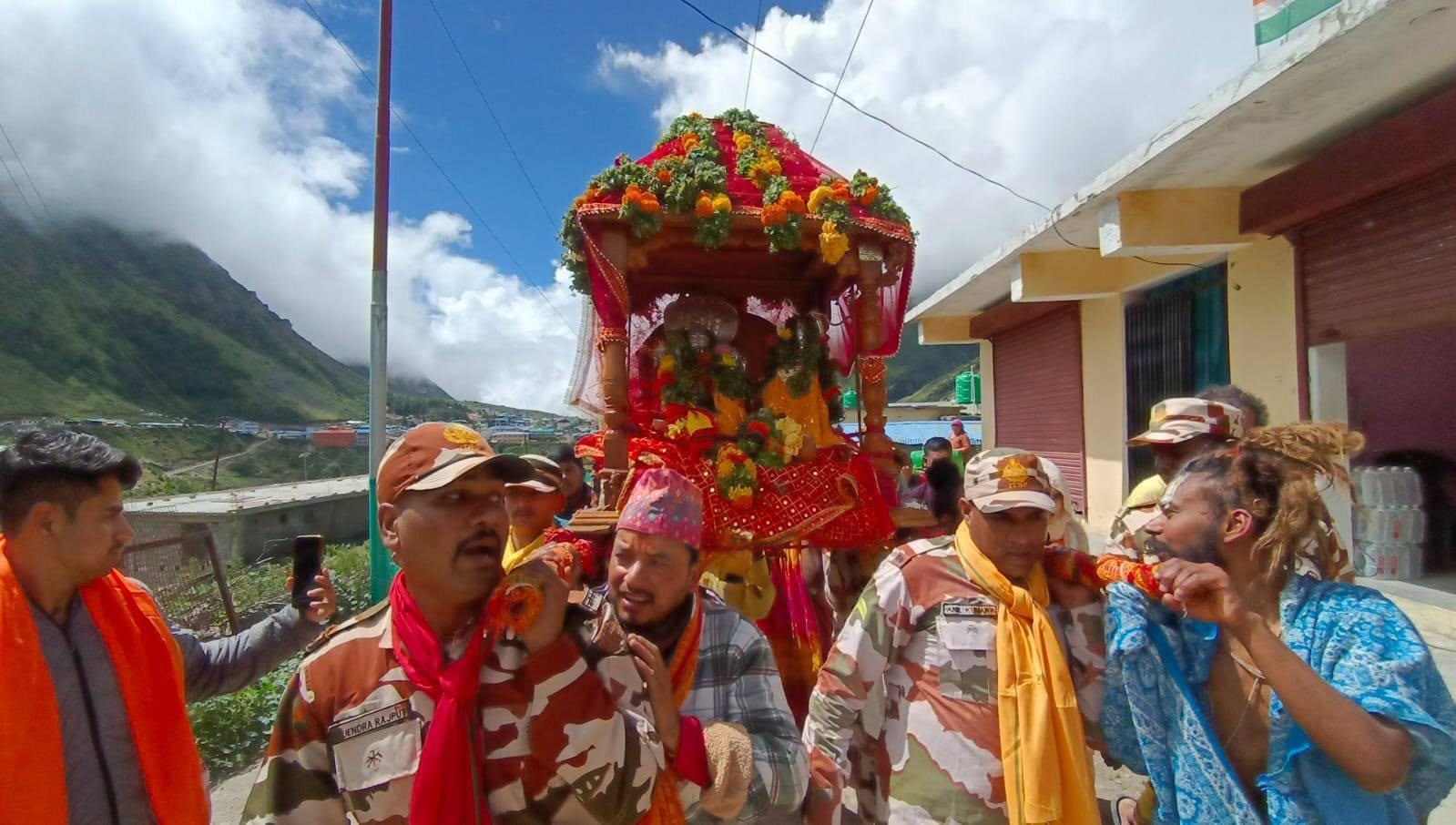 बदरीनाथ में नर नारायण की जयंती पर उत्साह
