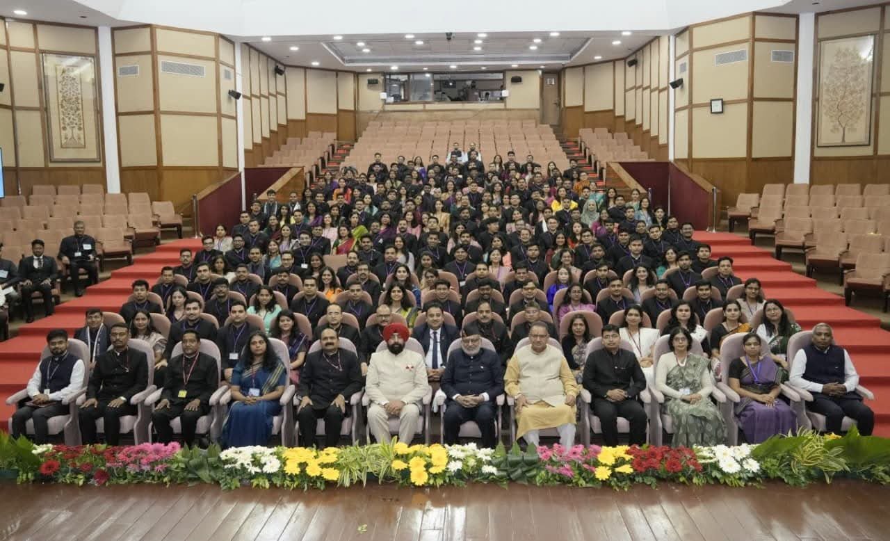 उपराष्ट्रपति ने एलबीएस अकेडमी में ट्रेनी आईएएस को किया संबोधित