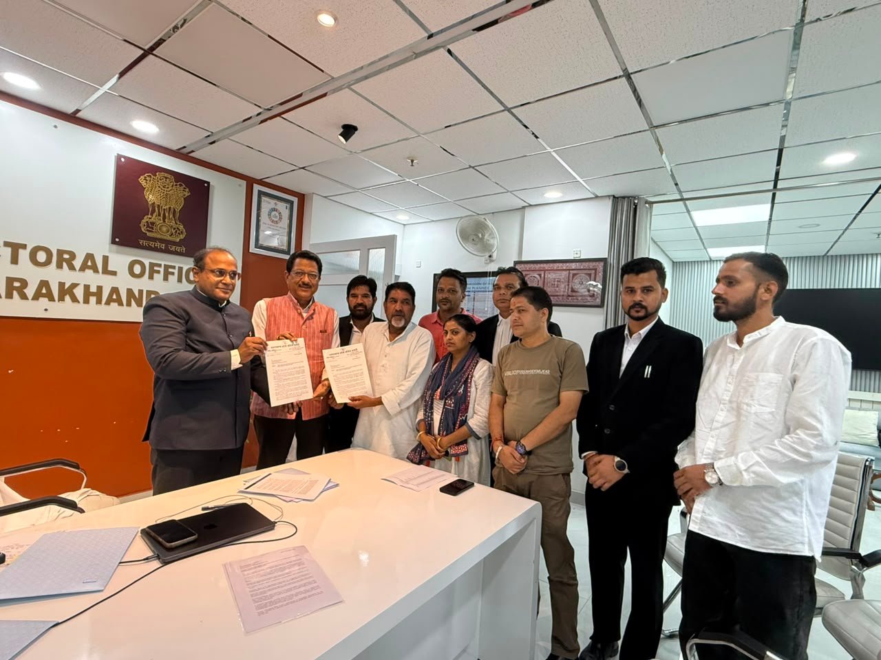 मुख्य निर्वाचन अधिकारी से मिला कांग्रेस प्रतिनिधिमंडल, SIR के मुद्दे पर की शिकायत