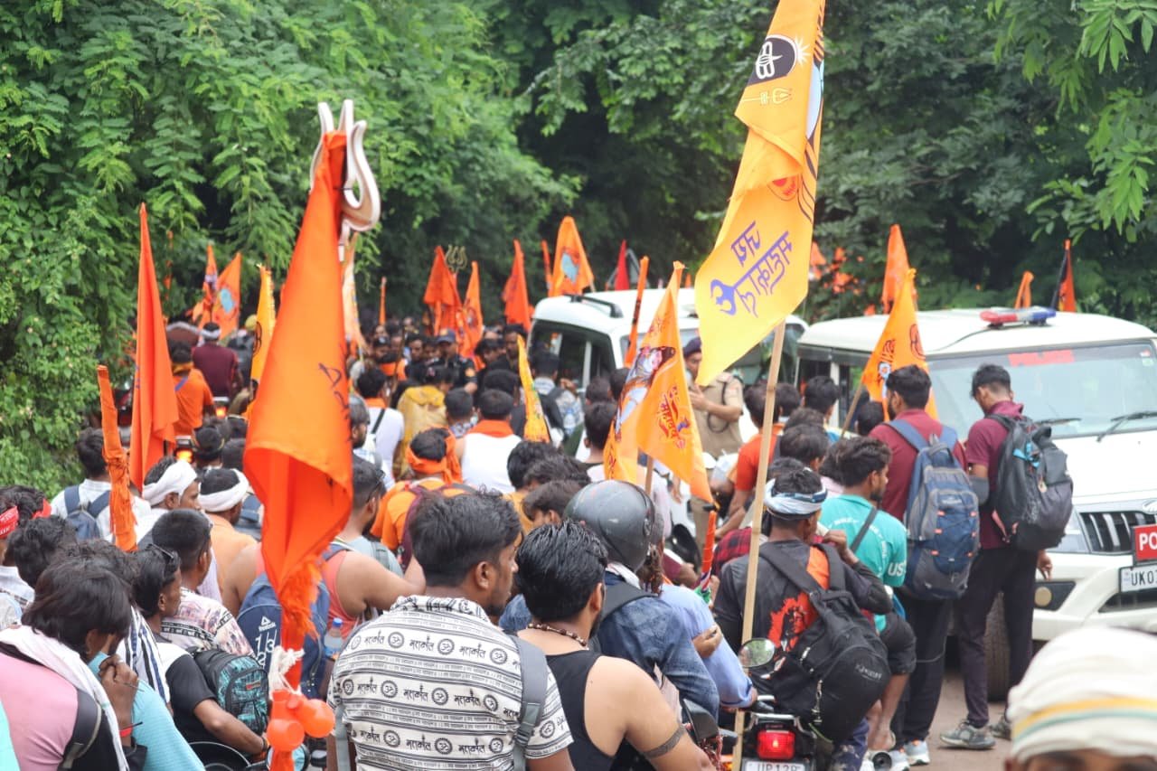 सावन का सोमवार, नीलकंठ महादेव में उमड़ा भक्तों का सैलाब