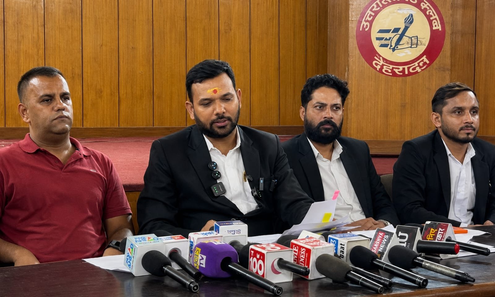 भू कानून के बाद भी नहीं थमी ज़मीनों की मनमानी खरीद फरोख्त, अधिवक्ता सेवा मंच और पहाड़ स्वाभिमान सेना ने लगाए गंभीर आरोप