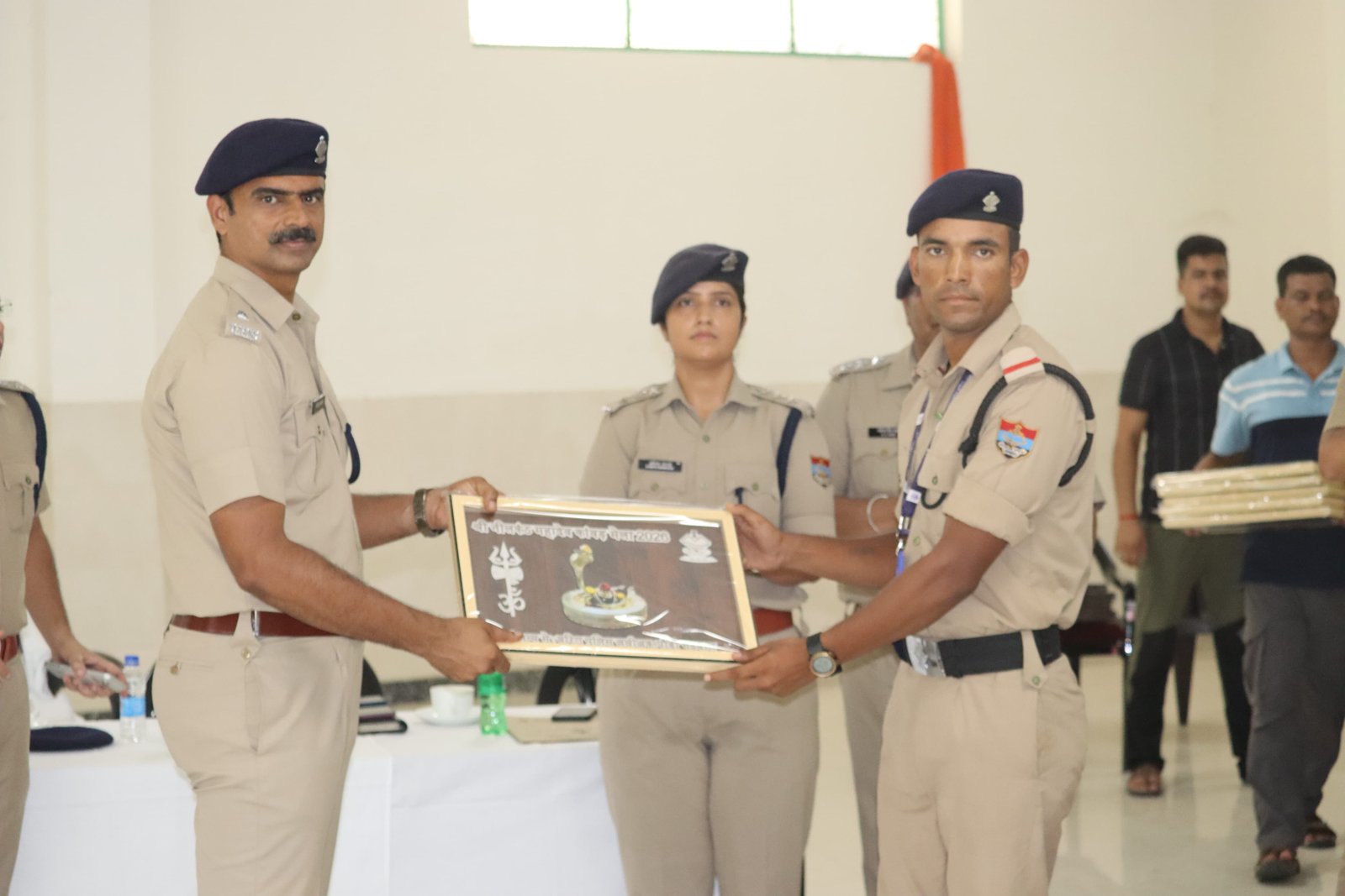 नीलकंठ महादेव कांवड़ यात्रा में तैनात पुलिसकर्मियों को पौड़ी पुलिस कप्तान ने किया सम्मानित