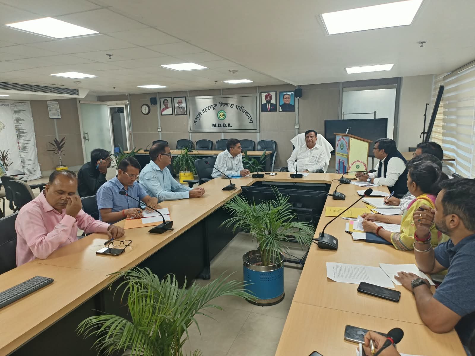 आईएसबीटी की व्यवस्थाओं को दुरुस्त करने के लिए एमडीडीए वीसी बंशीधर तिवारी ने दिए अहम निर्देश