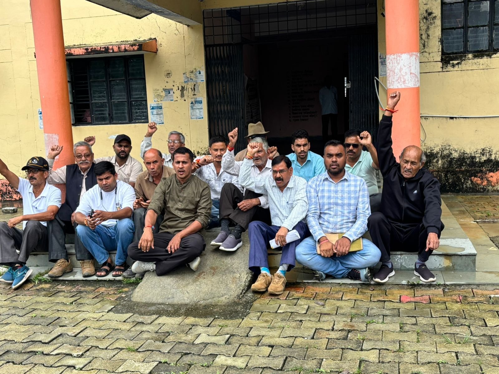 पिथौरागढ़ की रामगंगा घाटी में 15 सूत्रीय मांगों को लेकर लोगों ने बुलंद की आवाज, एसडीएम डीडीहाट के जरिए सीएम धामी को भेजा ज्ञापन