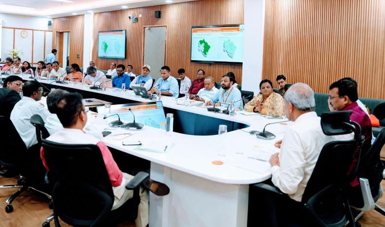 नीति आयोग के सदस्यों के साथ मुख्य सचिव की बैठक