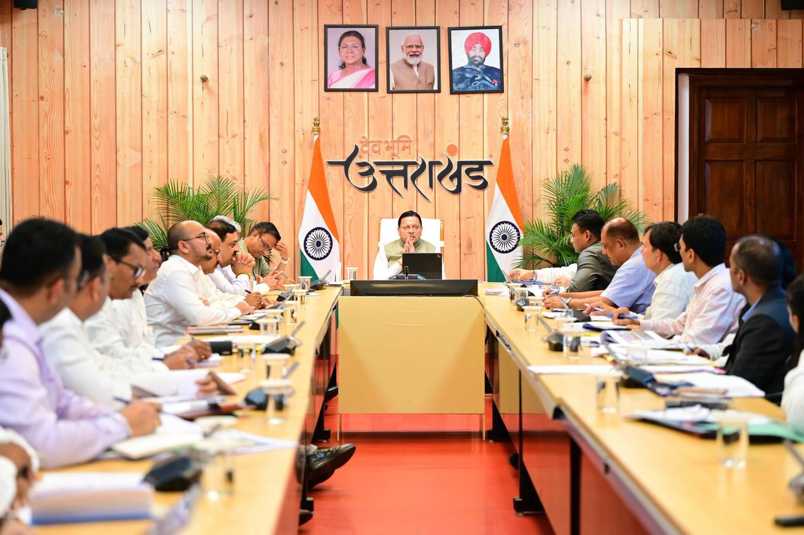 सीएम धामी ने सभी विकास प्राधिकरणों की समीक्षा बैठक की