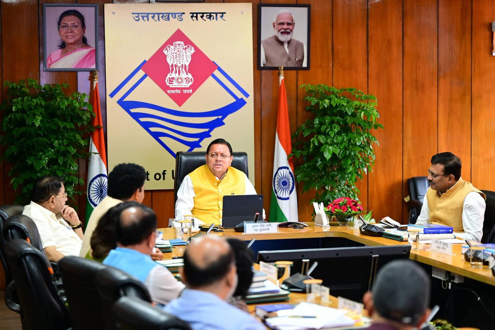 सीएम धामी ने की शासी निकाय की बैठक, अहम मुद्दों पर मंथन