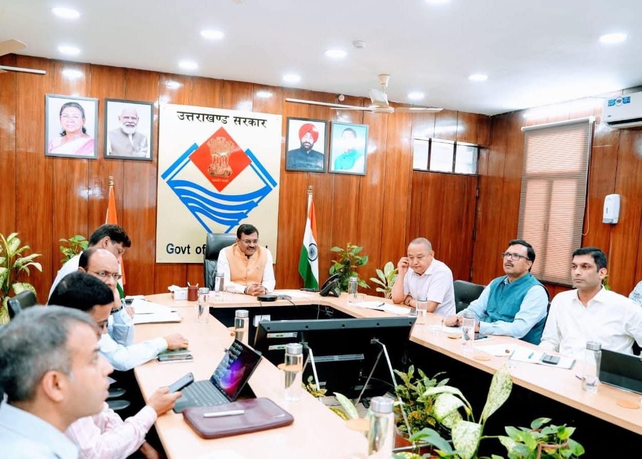 मुख्य सचिव ने मास्टर प्लान के तहत बदरीनाथ और केदारनाथ में हो रहे विकास कार्यों की जानकारी ली
