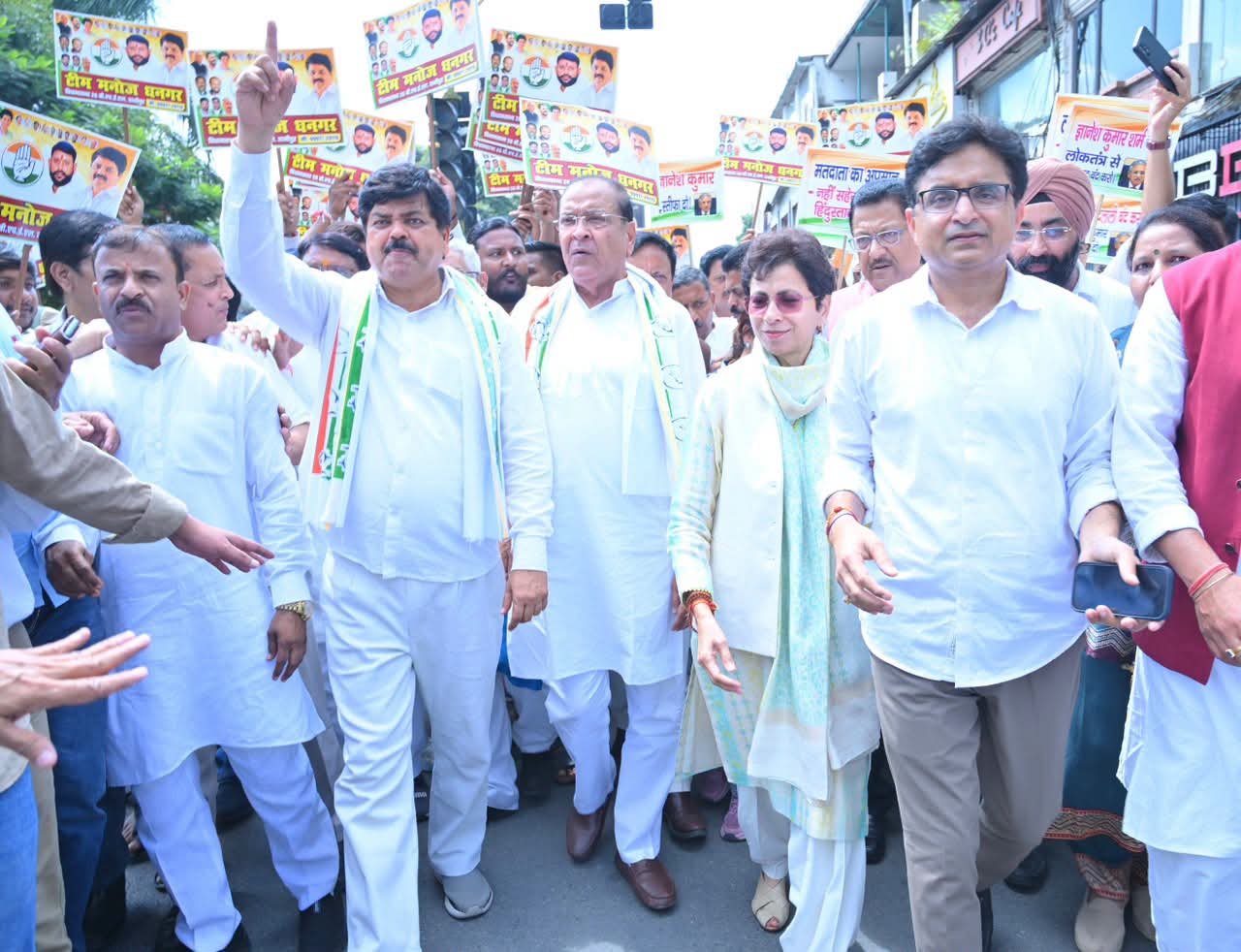 मुख्य चुनाव आयुक्त ज्ञानेश कुमार पर कार्रवाई की मांग को लेकर सड़कों पर उतरी कांग्रेस, देहरादून में किया सचिवालय कूच