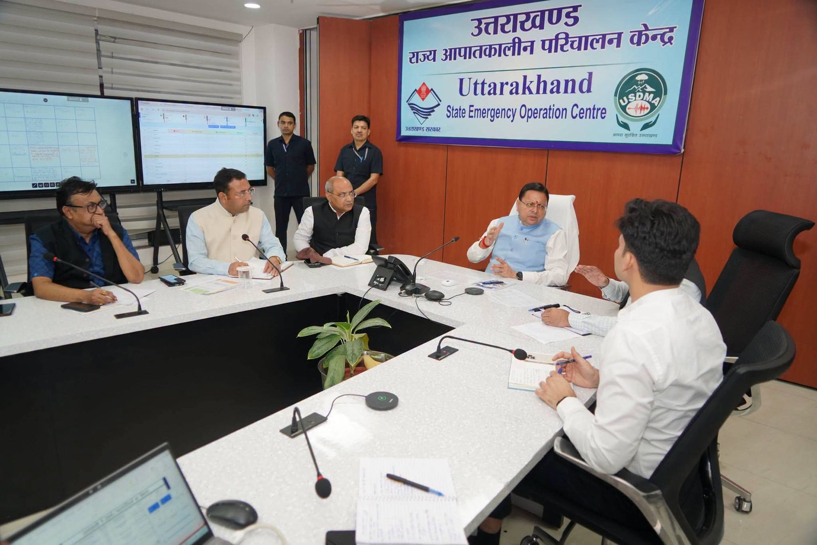अलग अलग जगहों पर फंसे 137 में से 40 ट्रैकर्स को रेस्क्यू किया गया, कर फिर चलेगा अभियान, मुख्यमंत्री पुष्कर सिंह धामी ने ली पूरी रिपोर्ट