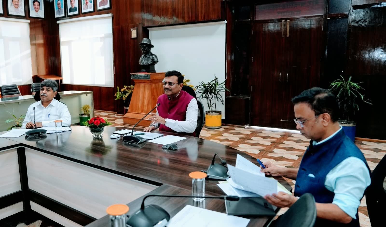 मुख्य सचिव ने की 25 प्वाइंट प्रोग्राम की समीक्षा