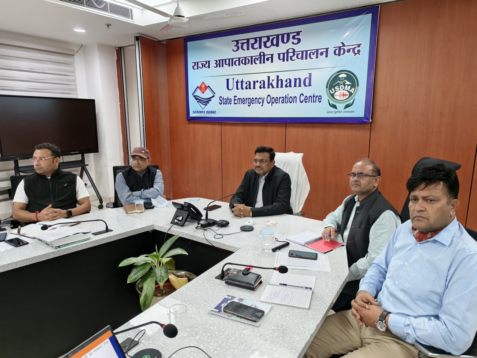 मुख्य सचिव ने आपदा कंट्रोल रूम का किया दौरा, अफसरों को अलर्ट रहने के दिए निर्देश