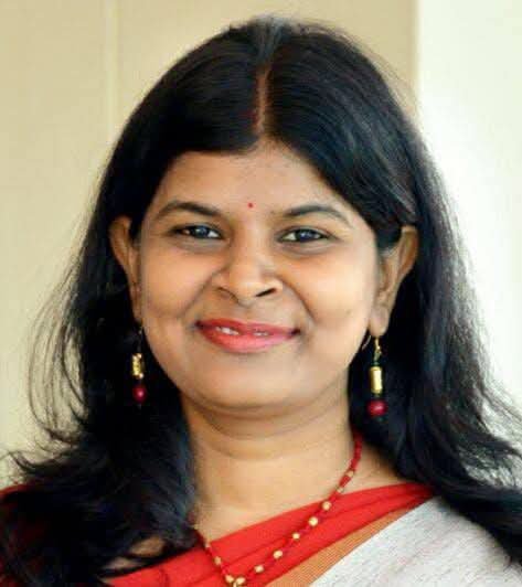 राजस्व कमिश्नर ने की समीक्षा बैठक