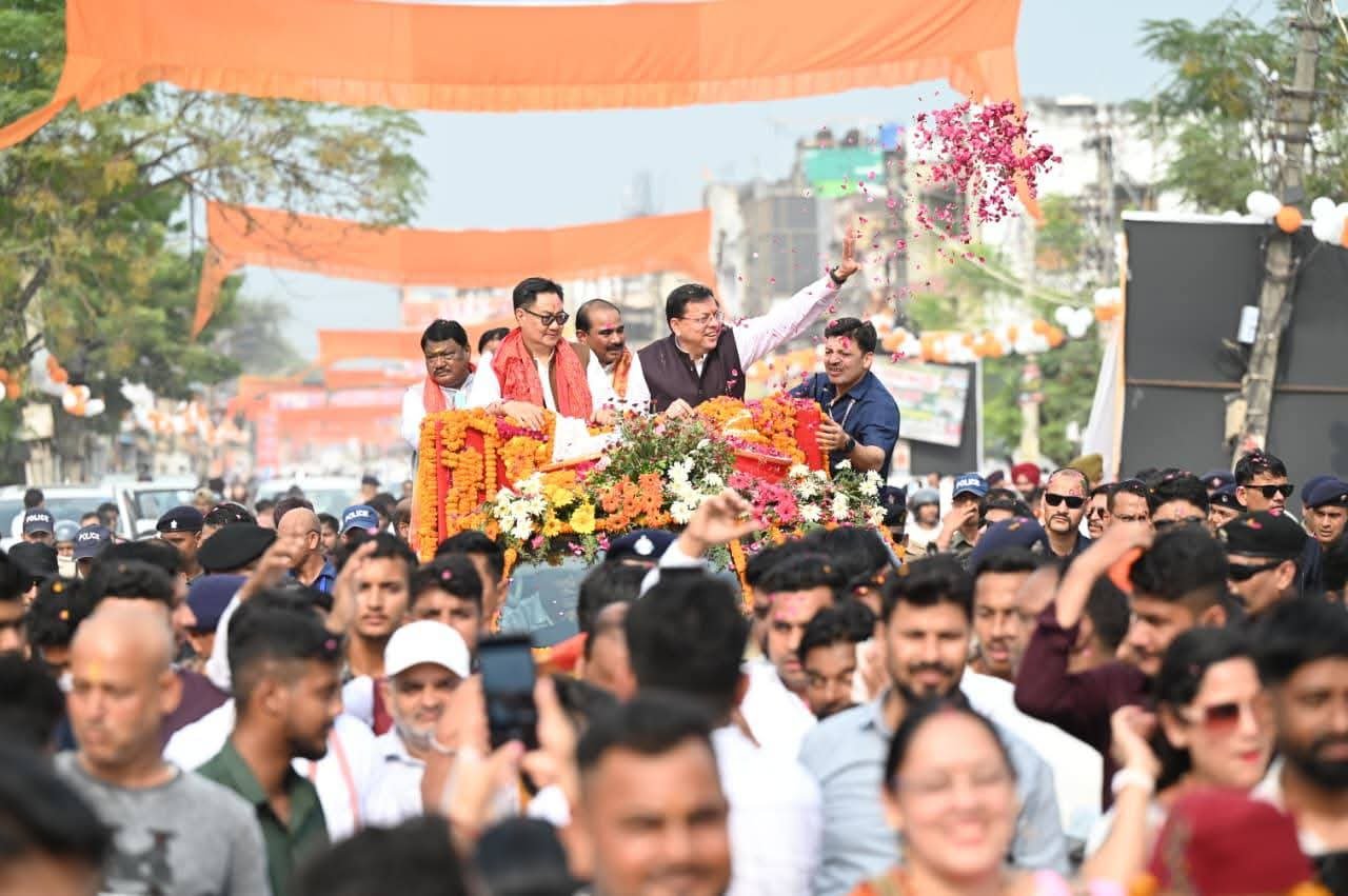 खटीमा में आदि रंगोत्सव का आगाज, सीएम धामी ने रोड शो से दिखाई ताकत