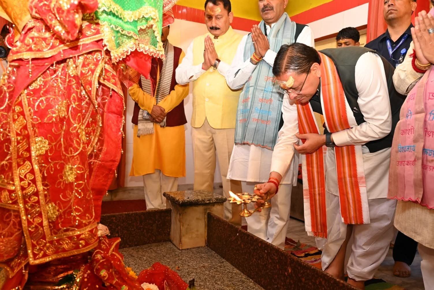 मोदी के बतौर हेड ऑफ गवर्नमेंट 25 साल पूरे, सीएम धामी ने उत्तरकाशी के काशी-विश्वनाथ मंदिर में की विशेष पूजा