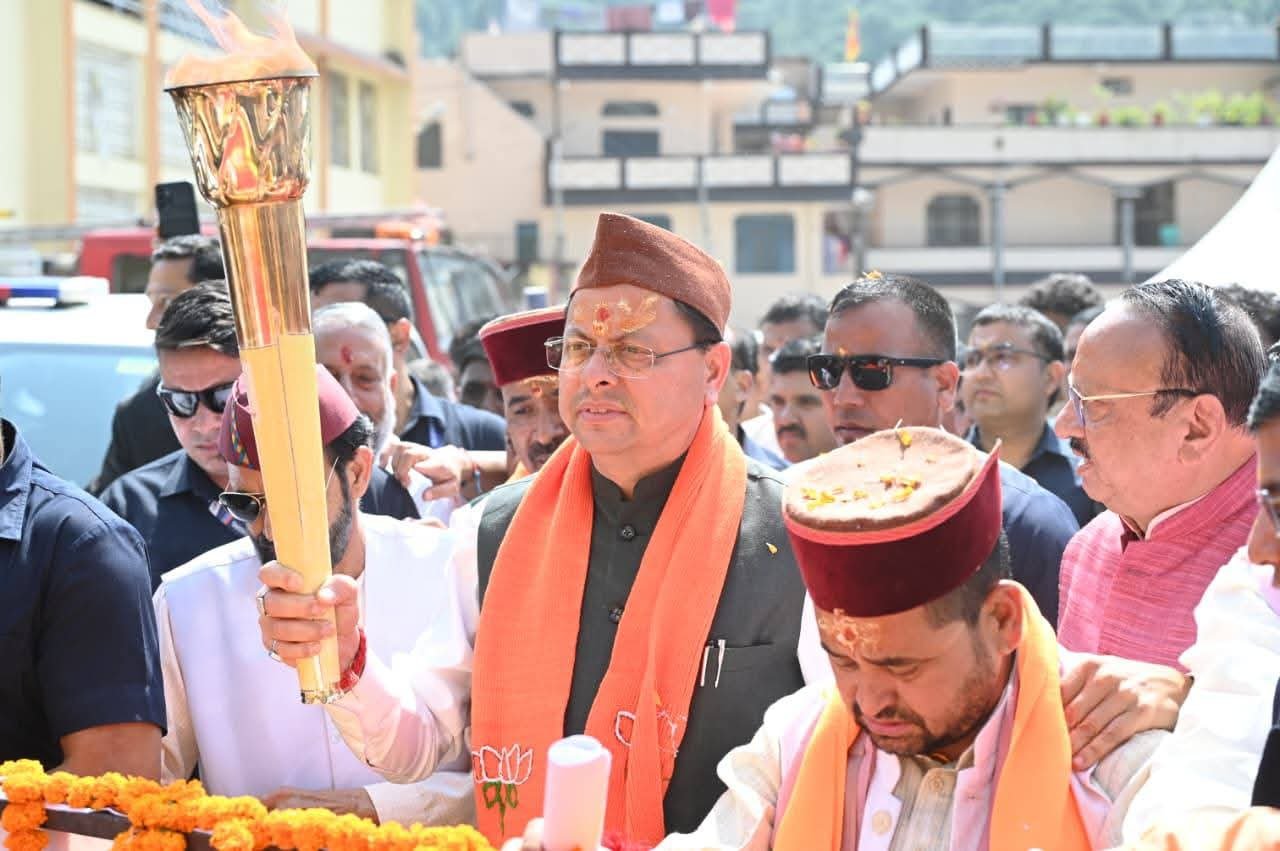 पीएम की जनसेवा के 25 साल, सीएम धामी ने ज्योति कलश यात्रा की शुरुआत की