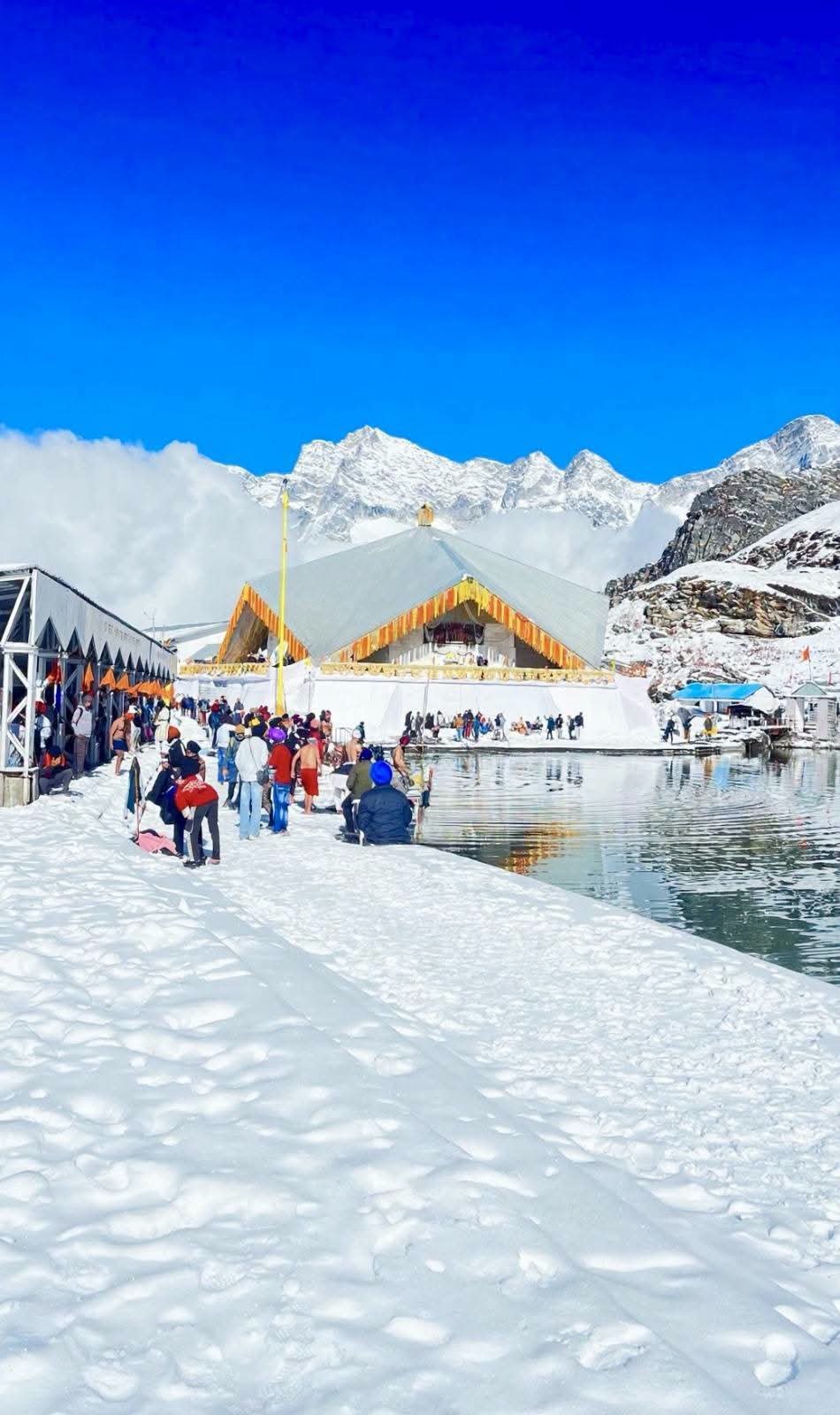 हेमकुंड साहिब के कपाट बंद, इस साल 3 लाख, 84 हजार 500 लोगों ने किए दर्शन