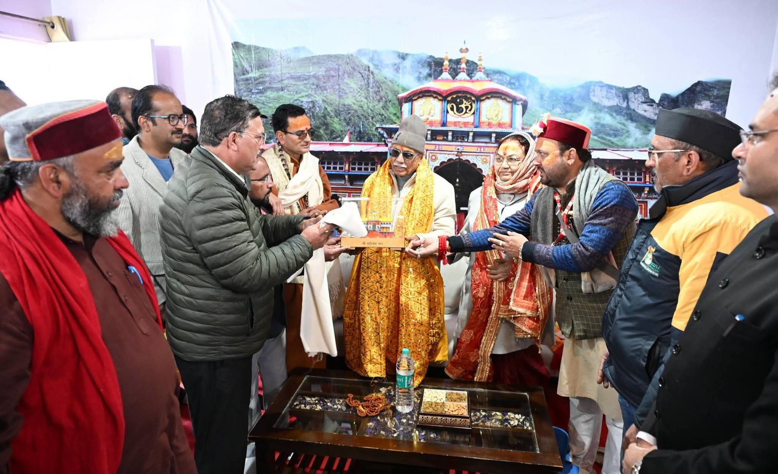 राज्यपाल ढाल सिंह बिसेन ने किए बदरीनाथ धाम के दर्शन