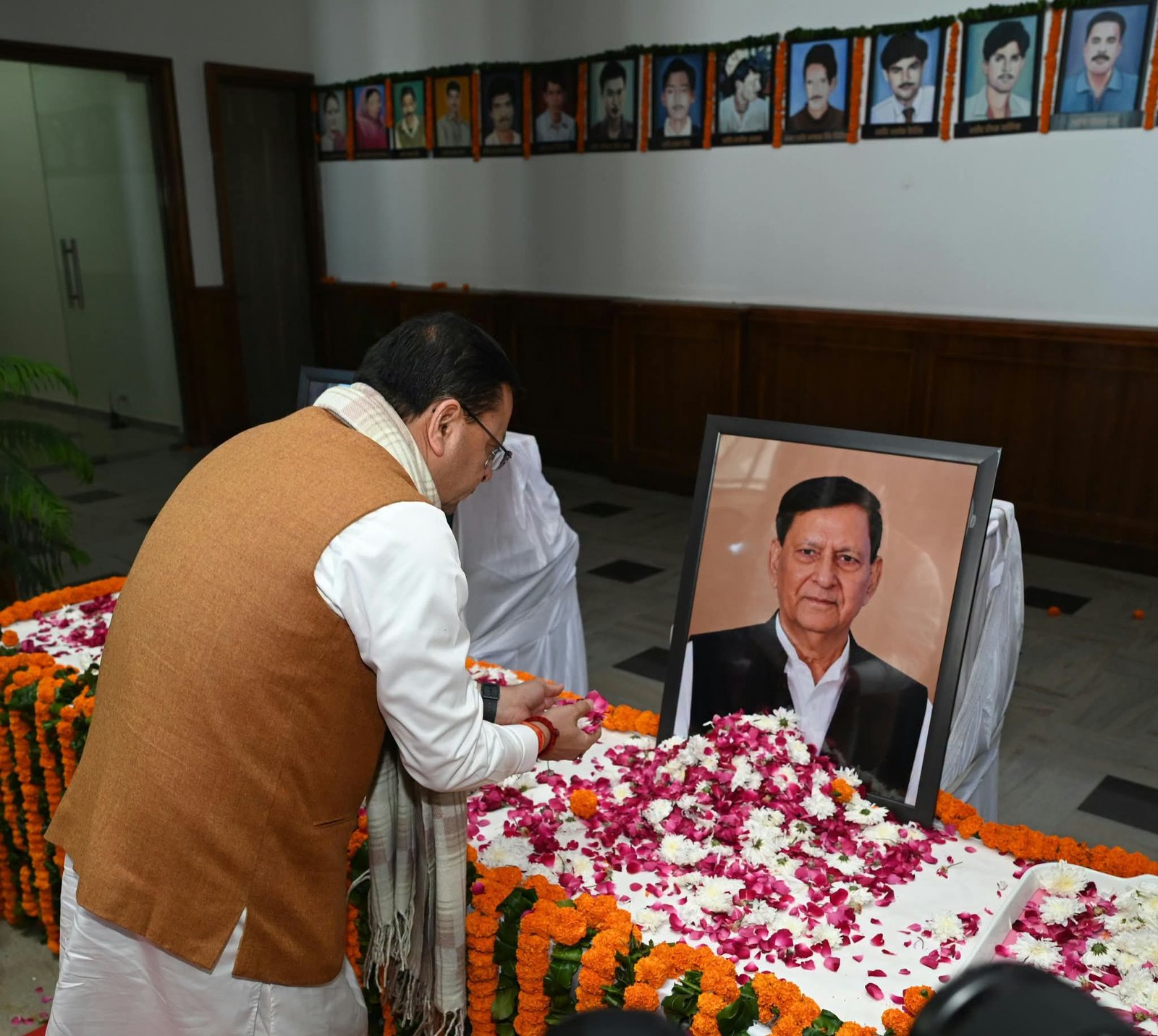 दिवंगत हीरा सिंह बिष्ट को भराड़ीसैंण विधानसभा में दी गई श्रद्धांजलि
