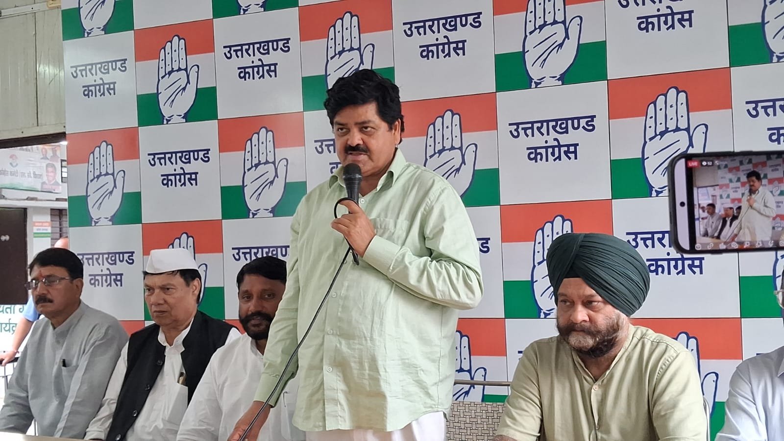 हरिद्वार के 100 से ज्यादा लोगों ने ज्वाइन की कांग्रेस