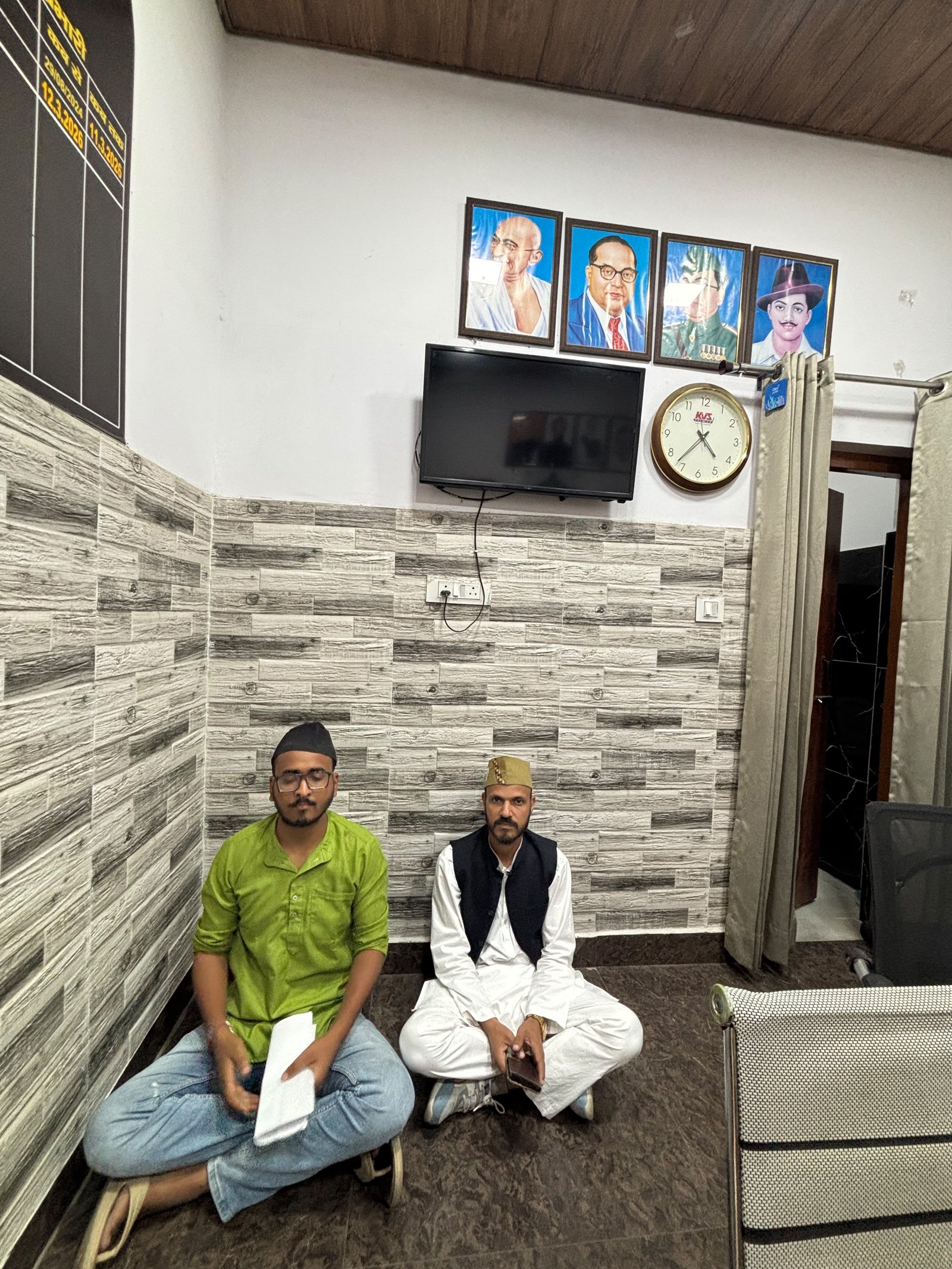अंकिता भंडारी केस, युवा उक्रांद के आयुष रावत और प्रदीप मेंदोलिया नजरबंद, आयुष चौकी में मौन धरने पर बैठे