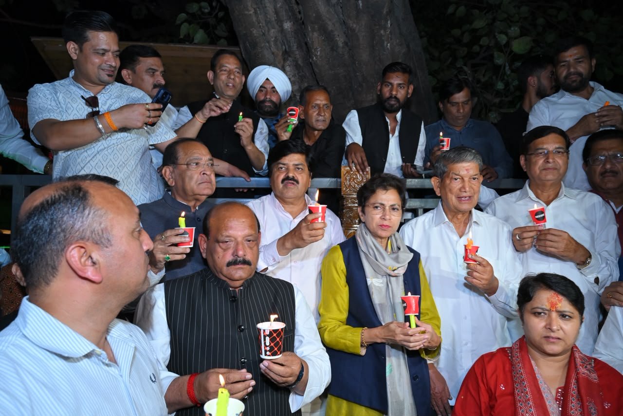 उत्तराखंड कांग्रेस ने कैंडल मार्च के जरिए उठाई अंकिता भंडारी को इंसाफ दिलाने की मांग, दुष्यंत गौतम को सिक्किम का राज्यपाल बनाए जाने का विरोध