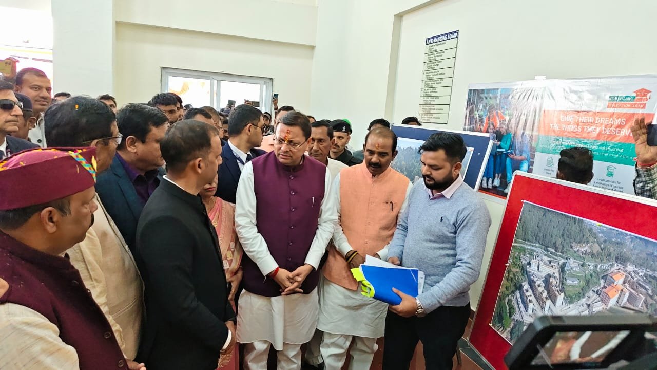 सीएम धामी ने किया पिथौरागढ़ मेडिकल कॉलेज का निरीक्षण, अधूरे काम जल्द पूरा करने के निर्देश